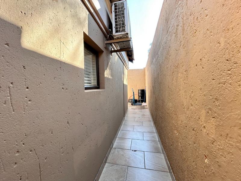 7 Bedroom Property for Sale in Kosmos Ridge North West